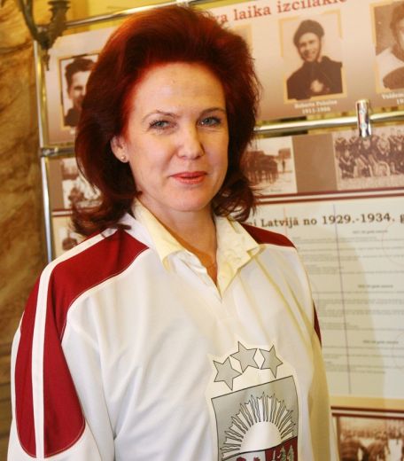 Solvitas Āboltiņas apsveikums Latvijas ļaudīm Līgo svētkos