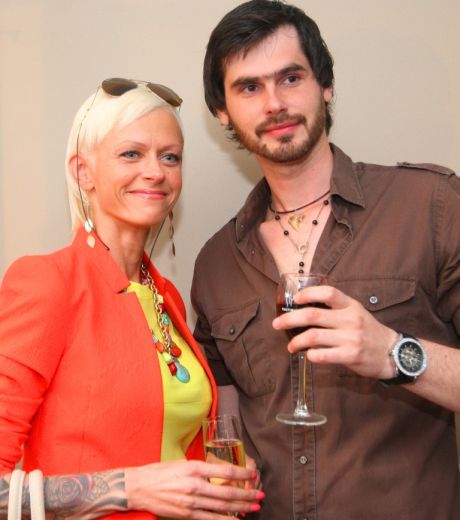 FOTO: Karsto laika ziņu diktore pamet ģimeni jaunās mīlas dēļ