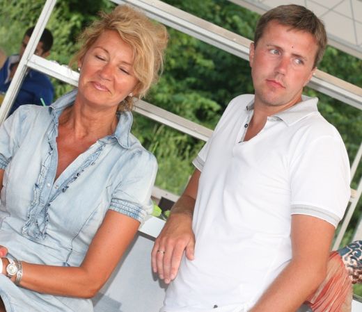 Ballīšu lauvenes Drākes mīļākajam pamatīgas nepatikšanas. Uzsākta kriminālvajāšana