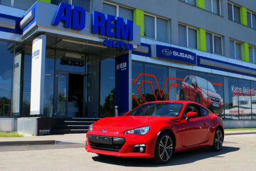 Latviju sasniegusi „Subaru” kupeja BRZ