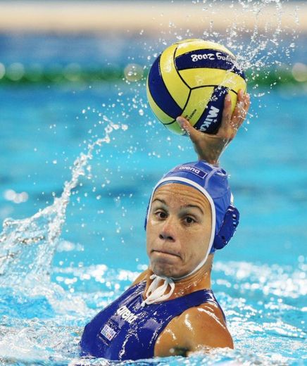 Austrālijas un Krievijas sieviešu izlases turpina dominēt ūdenspolo