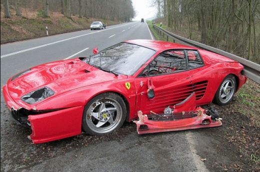 Sasit ekskluzīvu „Ferrari”, lai nesabrauktu ezi
