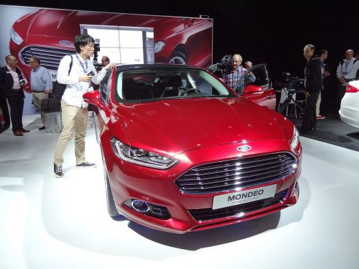 Ford Parīzes izstādē atklāj modeļu plānu nākamajiem pieciem gadiem