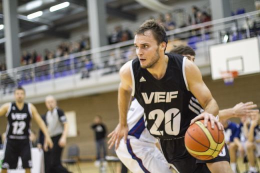 „VEF Rīga” pārliecinoši sakauj „Neptunas”