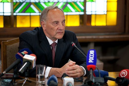 CĒRTAM BĒRZIŅU: Tauta neuzticas prezidentam - miljonāram! Aicina atlaist egoistisko pensionāru