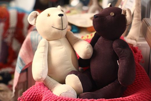 Ziedot.lv kiosks dod darbu vientuļajām māmiņām, invalīdiem un pensionāriem