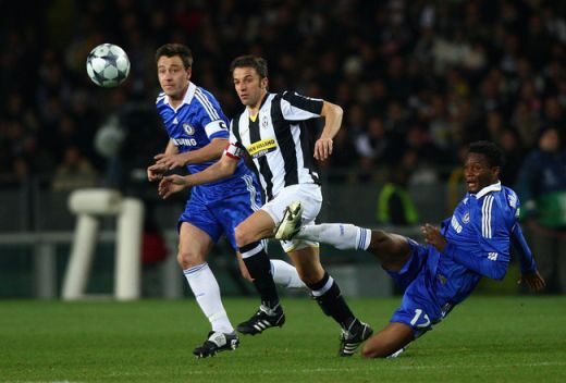 „Juventus” sakauj „Chelsea”, čempioniem jācer uz veiksmi pēdējā kārtā