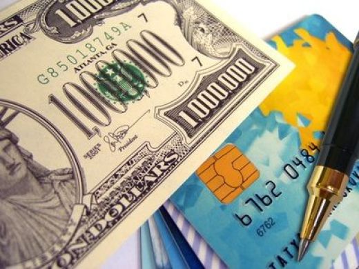 Par nelegālu līdzekļu legalizēšanu un viltotām kredītkartēm Vācijai izdotas divas valstspiederīgās