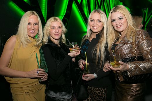 Marika Ģederte, Edgars Šneps, Ieva Adamss un citi VIPI ballējas koncertšovā „Koijotos”