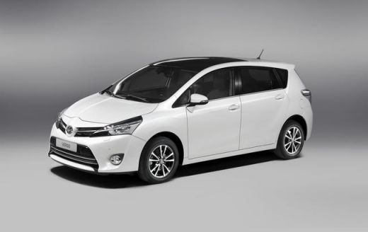 Ar joni tuvojas jaunais „Toyota Verso”