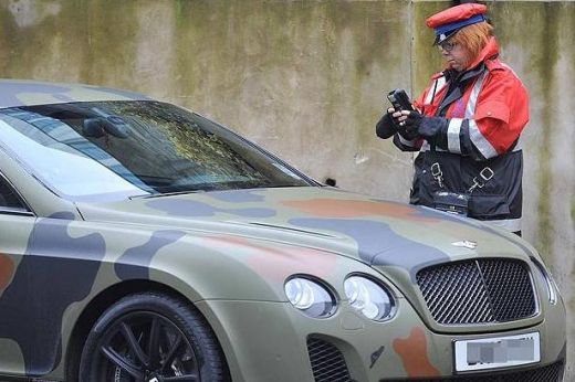 Futbola zvaigznes Balotelli ekskluzīvais „Bentley” sodīts jau 27 reizes