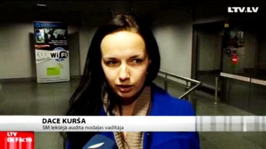Ministrs Ronis atkāpjas no amata uzreiz pēc paša vadītās iestādes skaistuļu naudas klakarēšanas 