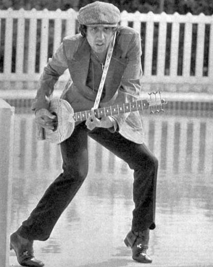 VIDEO: 75 gadu vecumā izcilais aktieris Adriano Čelentano dejo GANGNAM STYLE