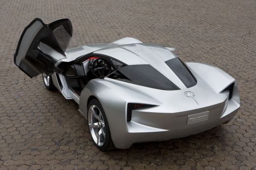 Pirmais „Corvette Stingray” pārdots par 1,1 miljonu dolāru