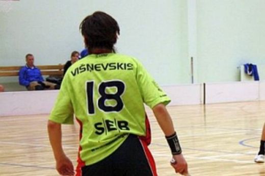 Pārvianens zaudē, Višņevska komanda grauj