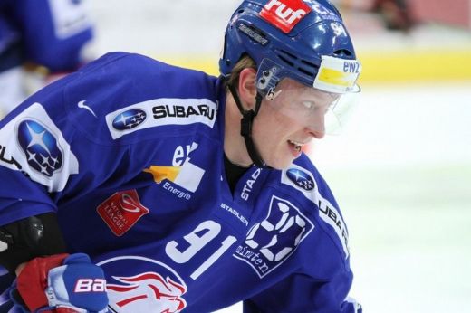 Ķēniņš un ZSC Lions turpina cīņu pusfinālā