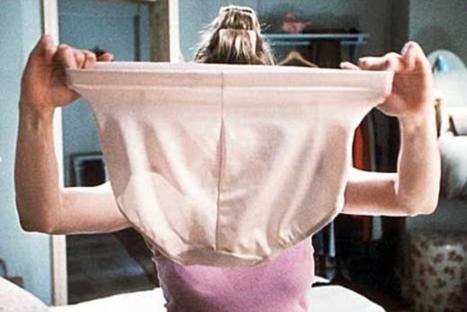 VAI TIEŠĀM TAS IR SEKSĪGI? No stringu biksītēm līdz omīšu bumbierenēm. Modes fiasko FOTO