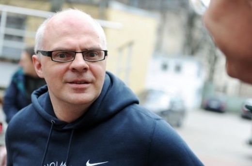 Cilvēki Tviterī ir debili jeb ministres vīrs piekauj izglītības ministru Ķīli