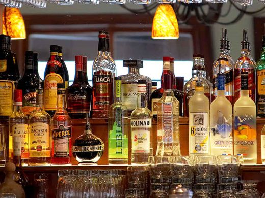 Alkohola aprites likumā tiek virzīti grozījumi, kas veicinās alkohola pieejamību jauniešiem