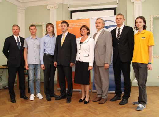 Izglītības un zinātnes ministrs sumina pasaules informātikas olimpiādes laureātus