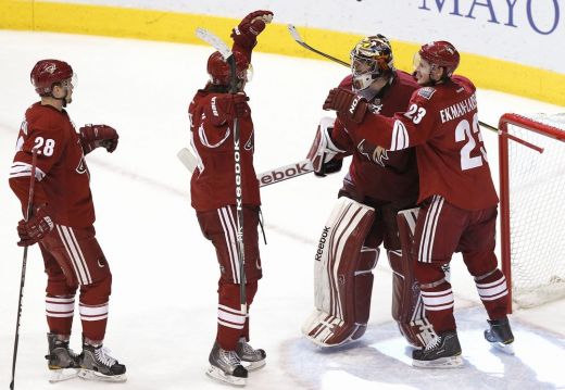 „Coyotes” uzvar un iekļūst rietumu konferences finālā