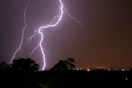 Ražošanas uzņēmumi un zemnieki šogad cīnās  ar biežākām ugunsnelaimēm