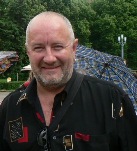 Grūti noticēt. 51 gada vecumā mūžībā aizgājis izcilais mūziķis Aivars Brīze