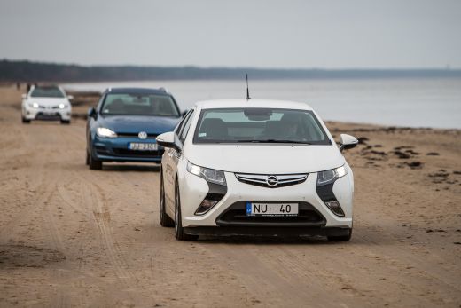 VIDEO: Latvijas Gada auto 2014 lielajā testa braucienā nobraukti vairāk nekā 10 000 km