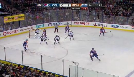 VIDEO: Edmontonas Oilers hokejisti 15 sekunžu laikā gūst 2 vārtus un nokautē savus pretiniekus