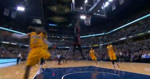 NBA TOP 10 VIDEO: Dveins Veids spridzina Indiānas Pacers grozus