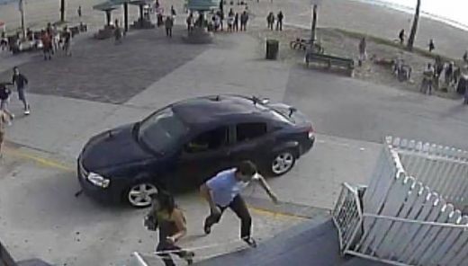 Policija meklē vadītāju, kas Liepājā uz pārejas uzbrauca gājējam un pameta nozieguma vietu