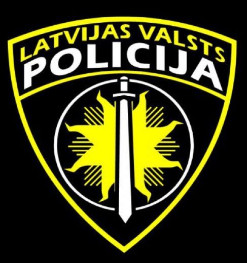 Pēc pakaļdzīšanās Ķengaragā jaunietis nāvējoši ietriecas kokā