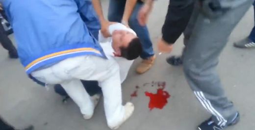 VIDEO: Ukrainā karavīrs nošauj civilo iedzīvotāju - Uzmanību 18+