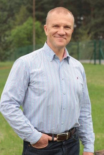 Valdis Kalnozols: Tikai palielinot algas - Latvijas tautsaimniecība zels un plauks