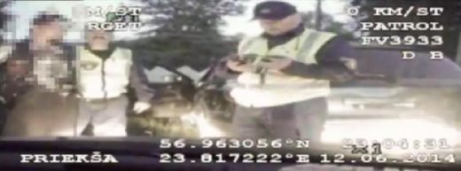 VIDEO:Pakaļdzīšanās Jūrmalā-bīstams ceļu satiksmes recidīvists 3,16 promiļu reibumā bēg no policijas