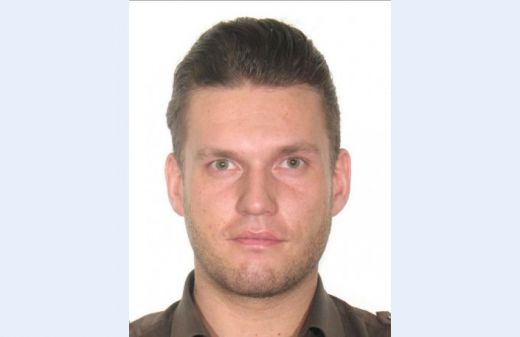 FOTO: Meklēšanā izsludināts bīstams narkodīleris. IESAKĀM TĀLĀK UN PALĪDZAM POLICIJAI