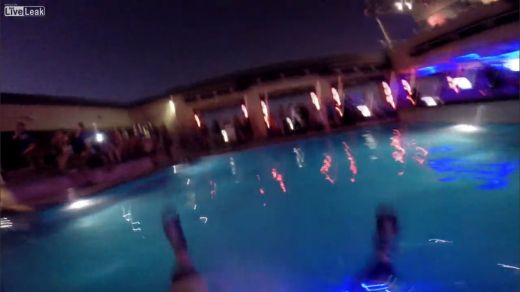 VIDEO: Iespējams, oriģinālākais veids, kā ierasties ballītē - nolekt no vairāku simtu metru augstuma