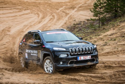 Vēl tikai vienu dienu var balsot par “Latvijas Gada auto 2015 Tautas simpātiju”