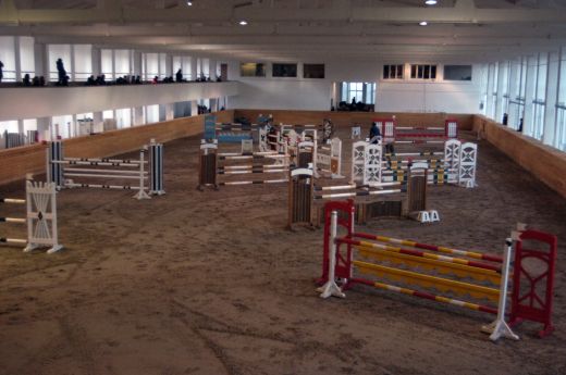 Atklāta atjaunotā sporta centra Kleisti jāšanas manēža