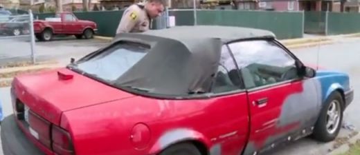 VIDEO: Šo policistu līdzjūtība un izpalīdzība liks ikvienam raudāt