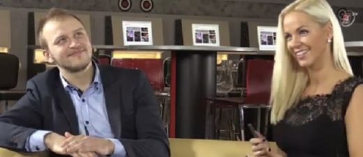VIDEO: Blondā latviešu sporta reportiere turpina spridzināt