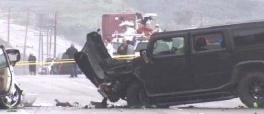 VIDEO: Olimpiskais čempions Brūss Dženers iekļuvis smagā avārijā. Viens mirušais, 8 cietušie.