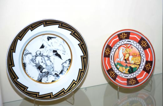 FOTO: Uz Liepāju aizceļojusi reta porcelāna kolekcija