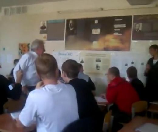VIDEO: Mūsdienās ir daži tādi skolēni, ar kuriem savādāk nemaz nevar tikt galā!