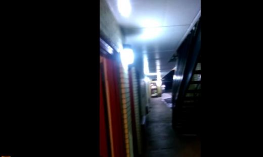 VIDEO: Stulba situācija! Vīrs pieķer sievu viņu krāpjam ar narkomānu!