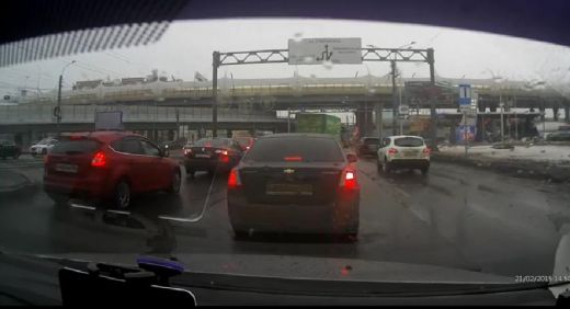 VIDEO: Lūk, kā var pārmācīt nekaunīgu šoferi