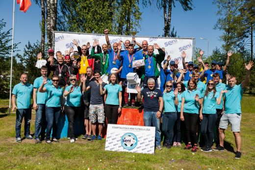 Futbola turnīrā cilvēkiem ar īpašām vajadzībām “Seni Cup” kausu izcīna komanda “Ziedkalne”