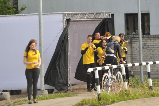 Lūk, kā! Katrs ceturtais gājējs vai velosipēdists pārkāpj pārbrauktuvju šķērsošanas noteikumus