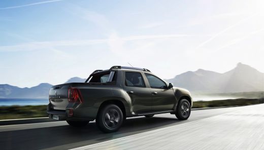 JAUNIE RENAULT AUTO MODEĻI - RENAULT DUSTER OROCH UN RENAULT SANDERO R.S. 2.0 