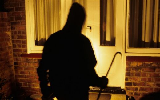 Trīs “Saskaņa” Jelgavas politiķi nozieguma vietā aiztur un nodod policijai rūdītu noziedznieku